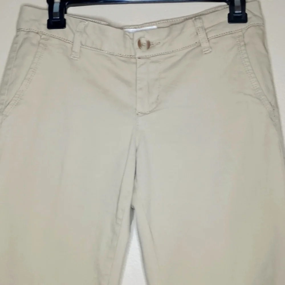 Aeropostale Classic Twill Khaki Pants